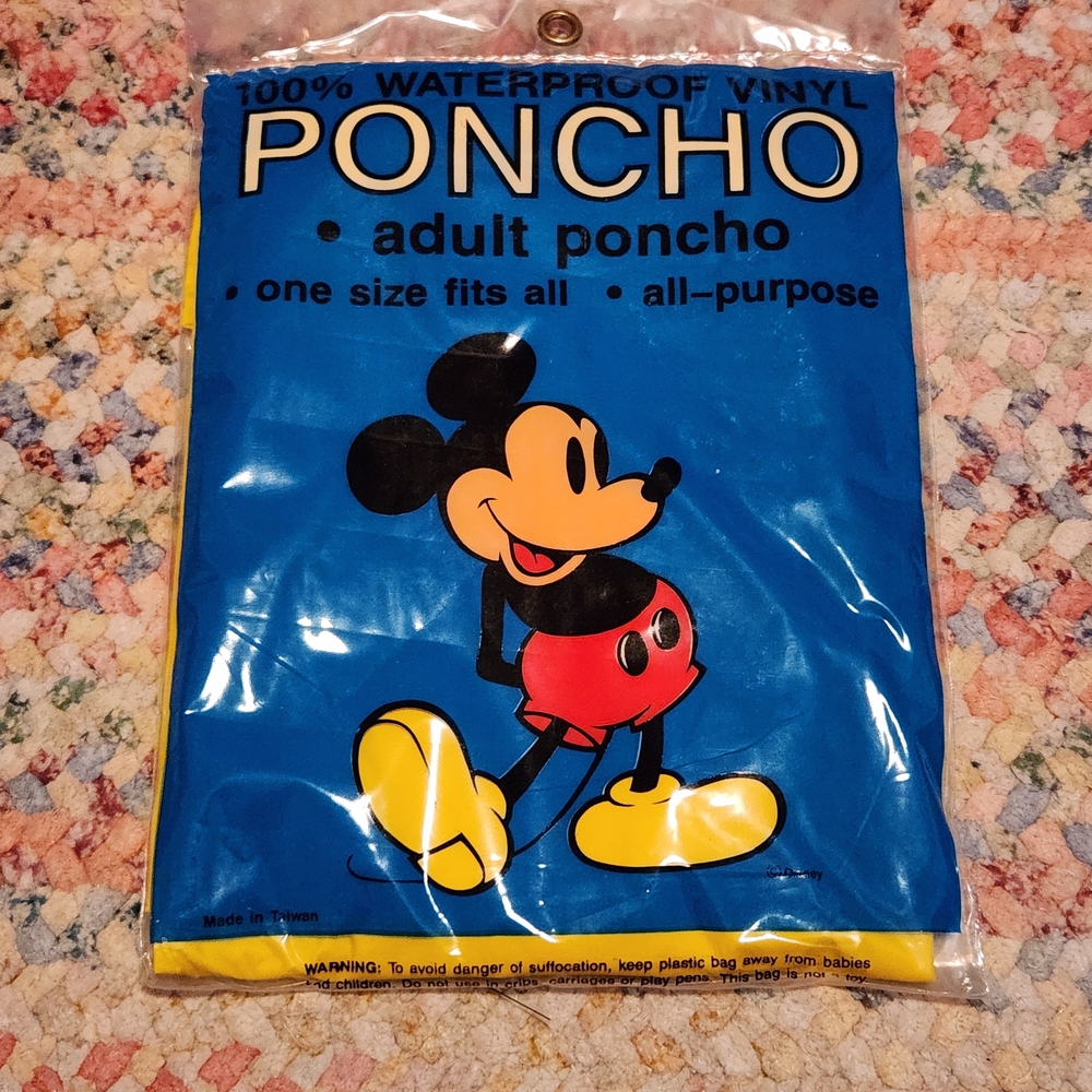 NWT Vintage Disney Adult Waterproof Rain Poncho, One Size Fits All, Mickey Mouse